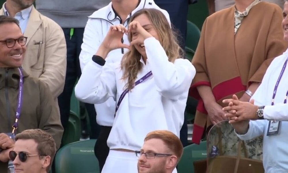 Στέφανος Τσιτσιπάς: Έτρεξε να δει τον αγώνα του μετά τη νίκη της η Πάουλα Μπαντόσα