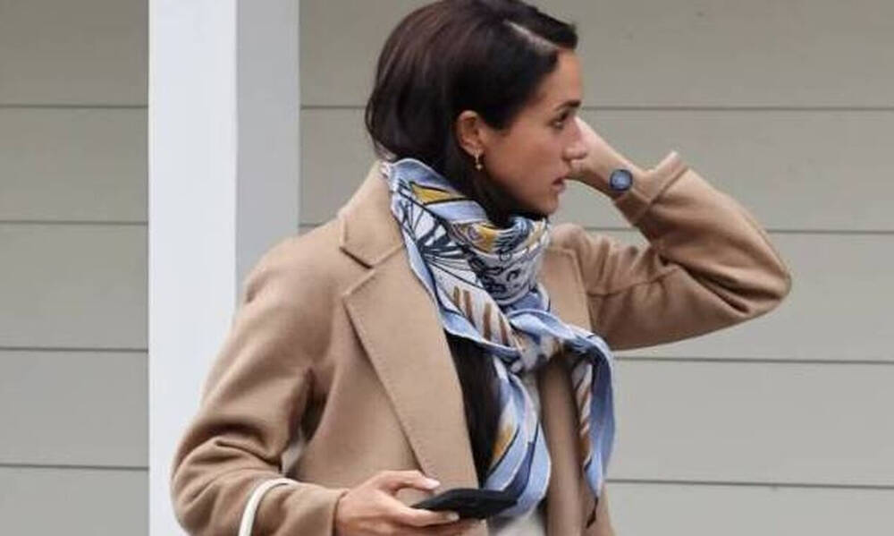 Μέγκαν: Η αλλόκοτη εμφάνισή της – Φόρεσε παλτό με 21 βαθμούς κελσίου και επίθεμα κατά του στρες