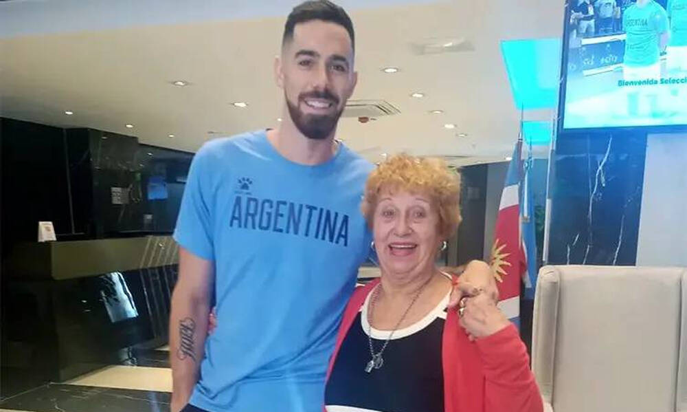 Παναθηναϊκός: Η 78χρονη γιαγιά του Λούκα Βιλντόζα ταξίδεψε 22 ώρες με λεωφορείο για να τον δει!
