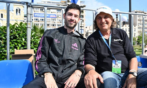 Πομάσκι για τον «χρυσό» Τεντόγλου: «Εμπνέει τα παιδιά να πάνε στο γήπεδο, αντί για τις συμμορίες»