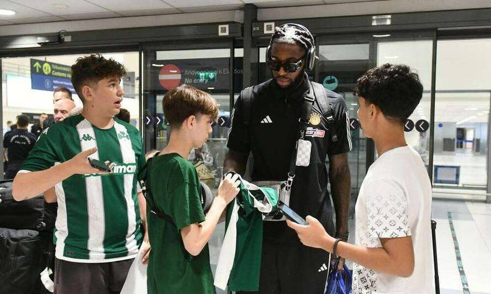 Υποδοχή στη Ρόδο από νεαρούς θαυμαστές (Photos)