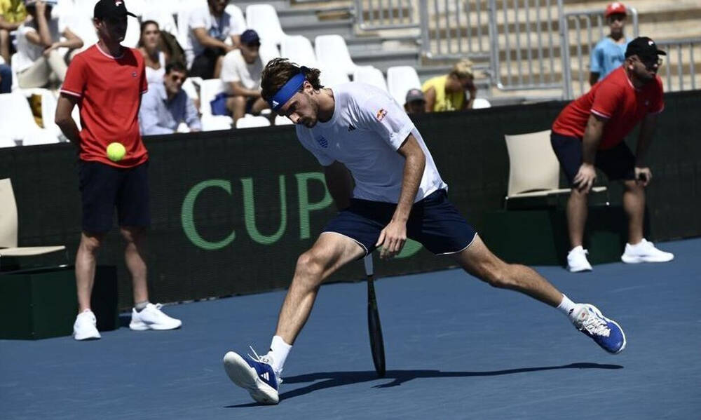 Davis Cup: «Λύγισε» ο Στέφανος Τσιτσιπάς, ήττα της Ελλάδας από τη Σλοβακία με 3-1