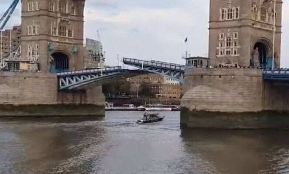 Χάος στο Λονδίνο - «Κόλλησε» ανοιχτή η Tower Bridge