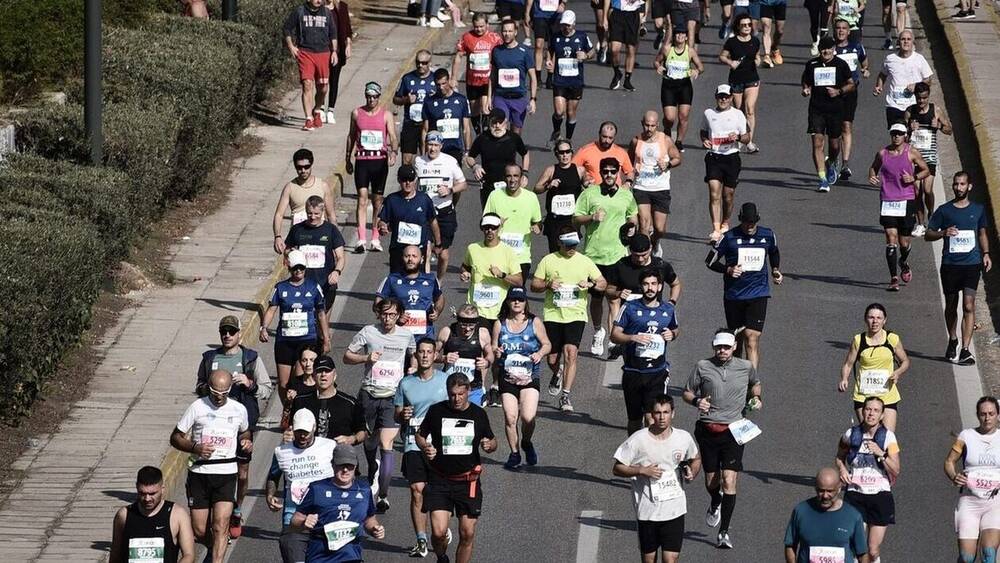 Mαραθωνοδρόμος χρησιμοποίησε... αυτοκίνητο κατά τον αγώνα: Αποκλεισμός 12 μηνών