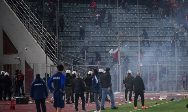 Super League: Σε απολογία ο Ολυμπιακός, κινδυνεύει με 2-4 αγωνιστές κεκλεισμένων