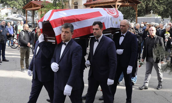 Το τελευταίο αντίο στον Γιώργο Δαρίβα