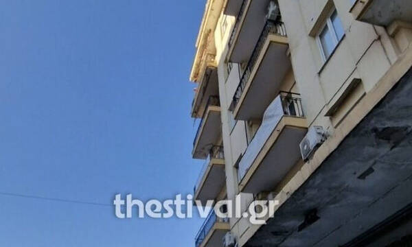 Θεσσαλονίκη: Περαστικός τραυματίστηκε από πτώση σοβάδων πολυκατοικίας