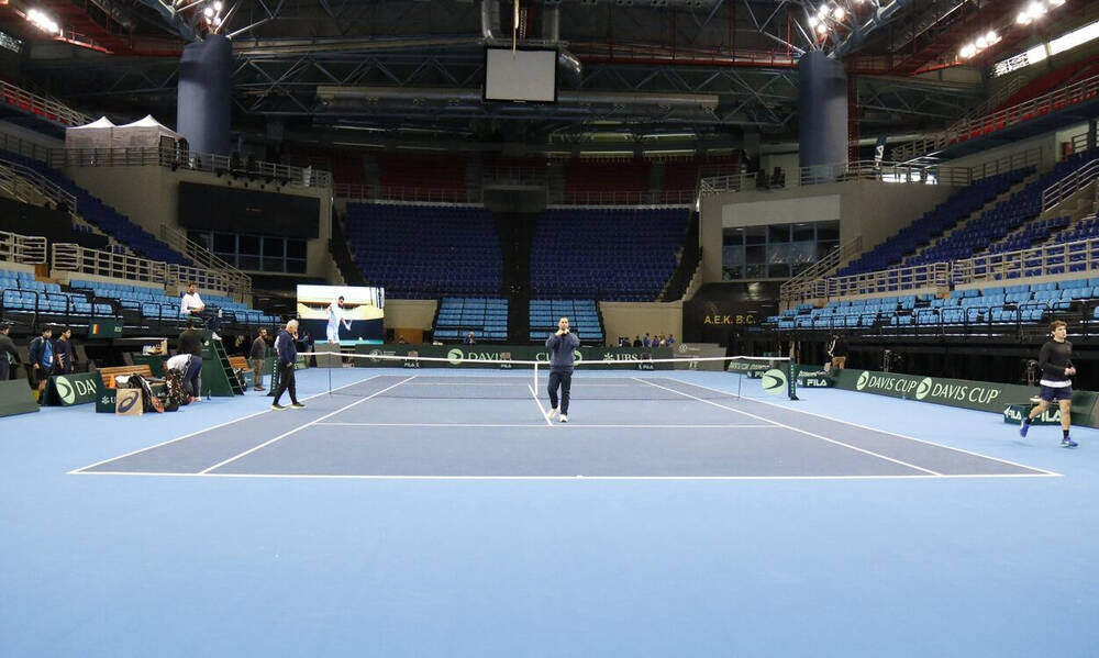 Τένις: Πρώτος στη «μάχη» με τους Ρουμάνους ο Τσιτσιπάς