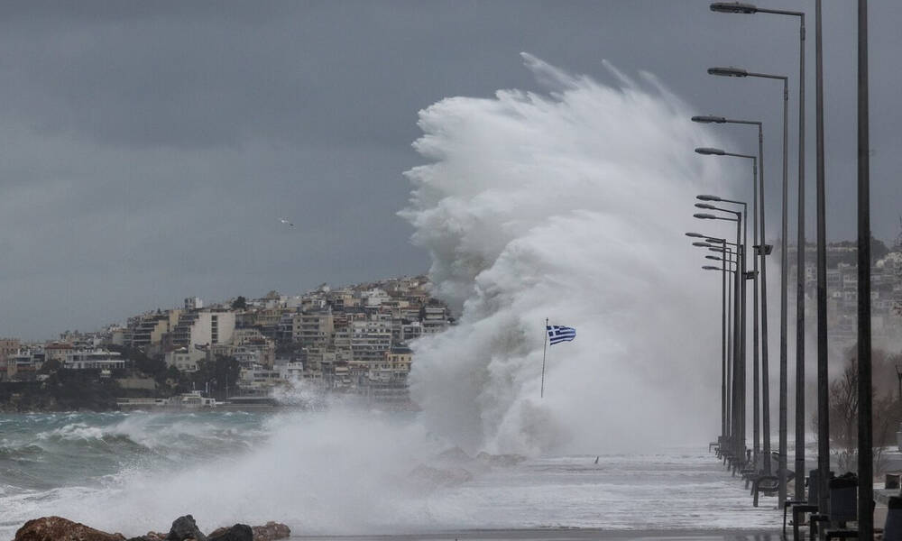 Καιρός: Καταιγίδες και θυελλώδεις άνεμοι από την Κυριακή - «Γενικευμένη κακοκαιρία» λέει ο Καλλιάνος