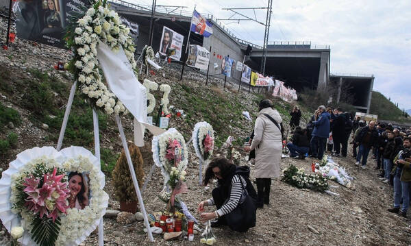 Τέμπη: Διασώστες του ΕΚΑΒ θυμούνται την τραγωδία – «Ήταν μία κόλαση, σκηνές εξωπραγματικές»