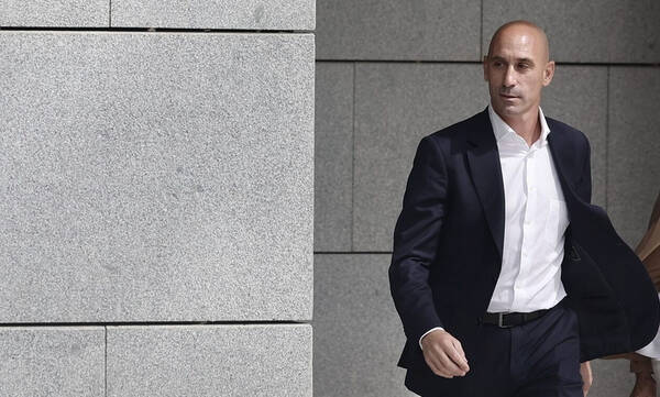 Ισπανία: Ένταλμα σύλληψης για Ρουμπιάλες - Διέφυγε στη Δομινικανή Δημοκρατία