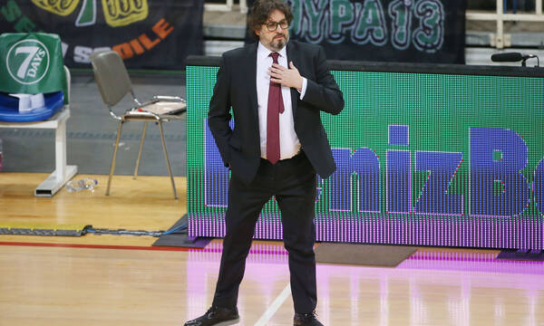 Τρινκέρι για Έβανς: «Μακάρι να μπορούσα να του δώσω το γόνατό μου»