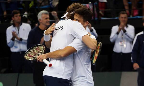 Ιστορική επιτυχία και νέα πρόκριση για τα αδέρφια Τσιτσιπά στο Roland Garros!