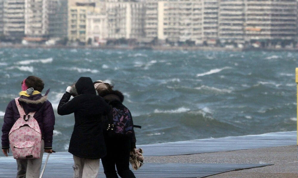 Καιρός: Με μπουφάν αποχαιρετάει ο Σεπτέμβρης - Βοριάδες και αισθητή πτώση της θερμοκρασίας