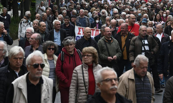 Συντάξεις Ιανουαρίου: Νωρίτερα οι πληρωμές – Όλες οι ημερομηνίες