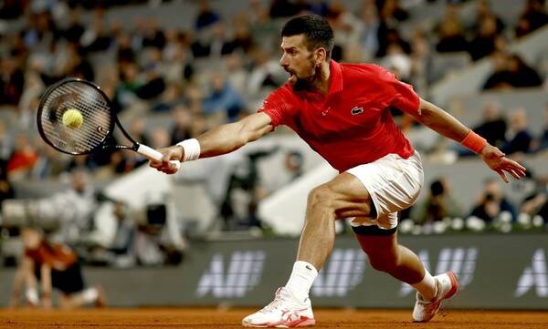 Roland Garros: Άνετη πρόκριση για Τζόκοβιτς και Ζβέρεφ, αποκλείστηκε ο Μεντβέντεφ
