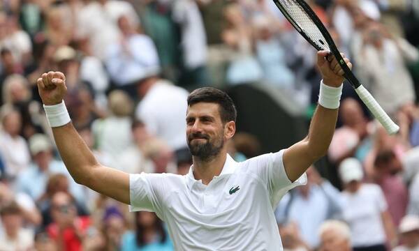 Στα προημιτελικά του Wimbledon με ανατροπή ο Νόβακ Τζόκοβιτς