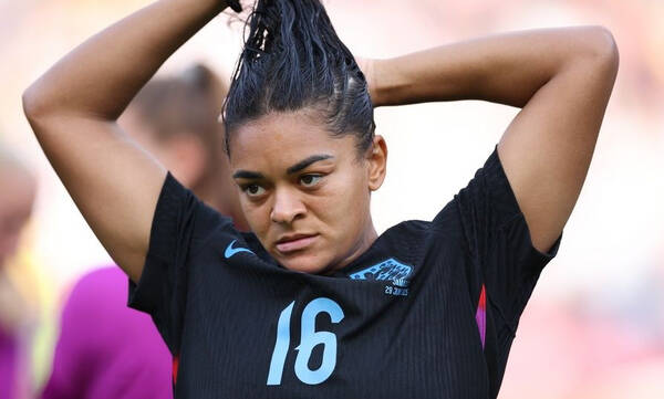 Παίκτρια της Αγγλίας απέχει από τα social media επειδή δέχεται ρατσιστικές επιθέσεις