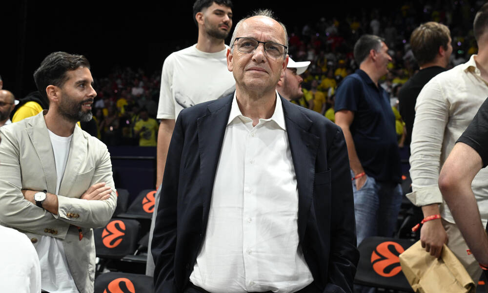 Φραστικό επεισόδιο οπαδών του Παναθηναϊκού με τον Βαγγέλη Λιόλιο