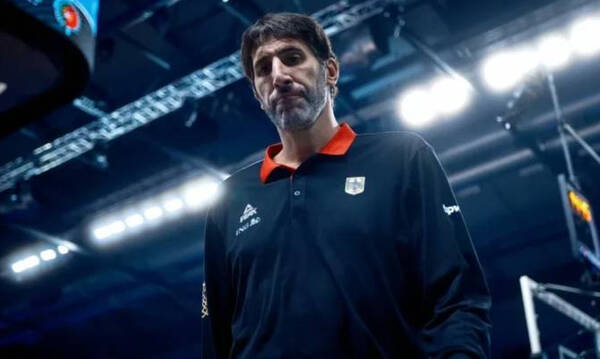 Eurobasket 2025: Ο Μούμπρου αποκάλυψε το πρόβλημα υγείας που τον έθεσε εκτός διοργάνωσης