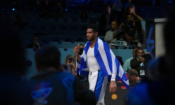 Video - αποθέωση της FIBA για Αντετοκούνμπο