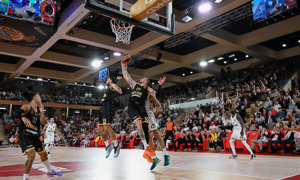 «Τι διαιτησία είναι αυτή; Τι κάνετε;»