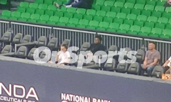 Hellenic Championship ATP 250: Ο Τι Τζέι Σορτς παρακολουθεί τένις στο Telekom Center Athens