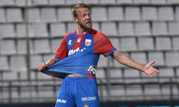 Προπονητής Ντέγκερφορς: «Θέλει θάρρος αυτό που έκανε ο Σούντγκρεν και πρέπει να υποστηριχθεί»