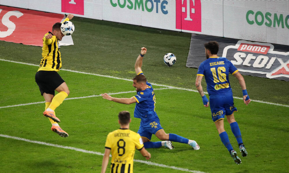 Super League: «Καθαρό φάουλ του Γιόβιτς, έπρεπε να δοθεί πέναλτι στον Ολυμπιακό» - Η ανάλυση Λανουά