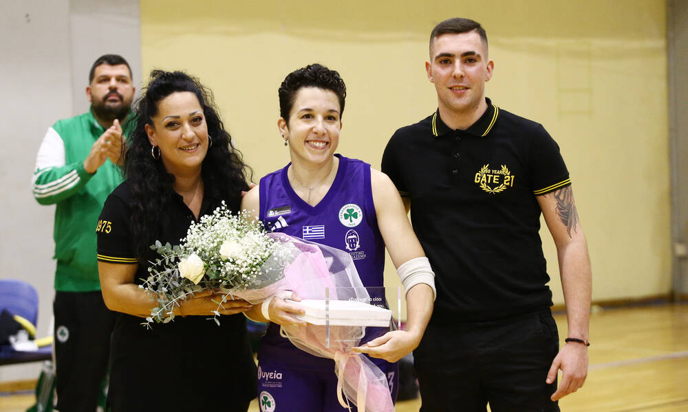 Συγκινητικές στιγμές στο ΑΕΚ – Παναθηναϊκός: Οι φίλοι της «Ένωσης» τίμησαν την Πέννυ Ρόγκα