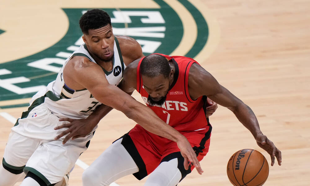 Γιάννης Αντετοκούνμπο: Ωραίος αλλά… μοιραίος ο «Greek Freak» κόντρα στους Ρόκετς του Σενγκούν