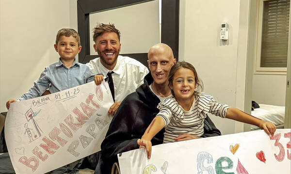 Συγκινητικές στιγμές: Ο Πολονάρα επέστρεψε στο σπίτι του, τον καλωσόρισαν τα παιδιά του (βίντεο)