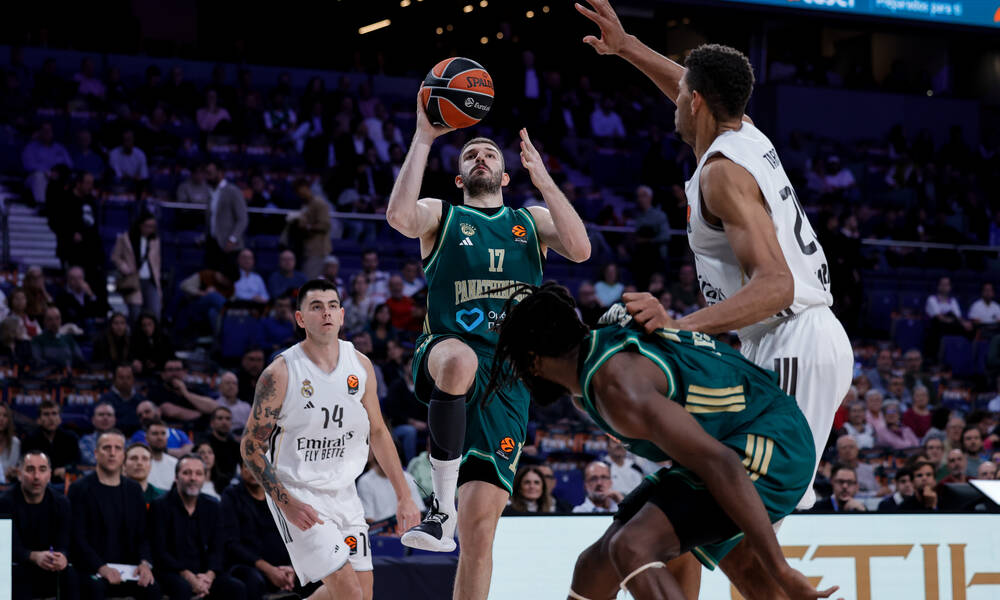 Ρογκαβόπουλος στο Onsports: «Τεράστια νίκη αλλά δε χρειάζεται να πανηγυρίζουμε»