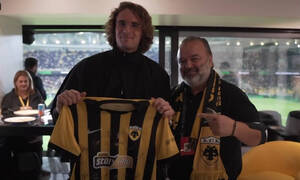 Στέφανος Τσιτσιπάς: «Μια ζωή πίστευα θα γίνω ποδοσφαιριστής – Μέρος του DNA μου η ΑΕΚ»