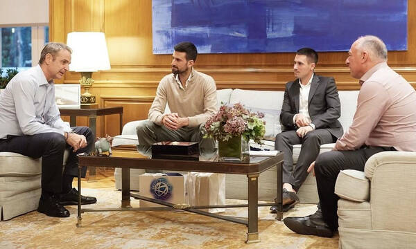 Συνάντηση Μητσοτάκη – Τζόκοβιτς στο Μαξίμου: «Να ανεβάσουμε το ελληνικό τένις ακόμα πιο ψηλά»