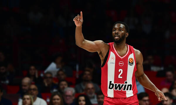 Ολυμπιακός: Χειρουργήθηκε ο Έβανς