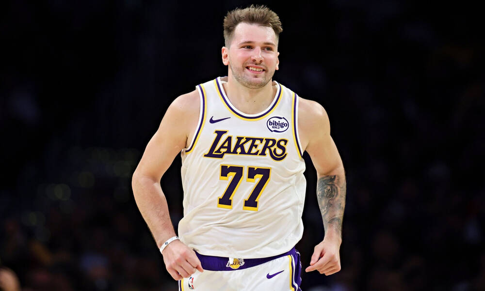 Ο Λούκα Ντόντσιτς το έκανε ξανά: Το «έσταξε» από τη… μία μπασκέτα στην άλλη - Δείτε βίντεο