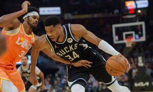 Μιλγουόκι Μπακς: Τα δεδομένα για Γιάννη Αντετοκούνμπο - Πόσο θα μείνει εκτός