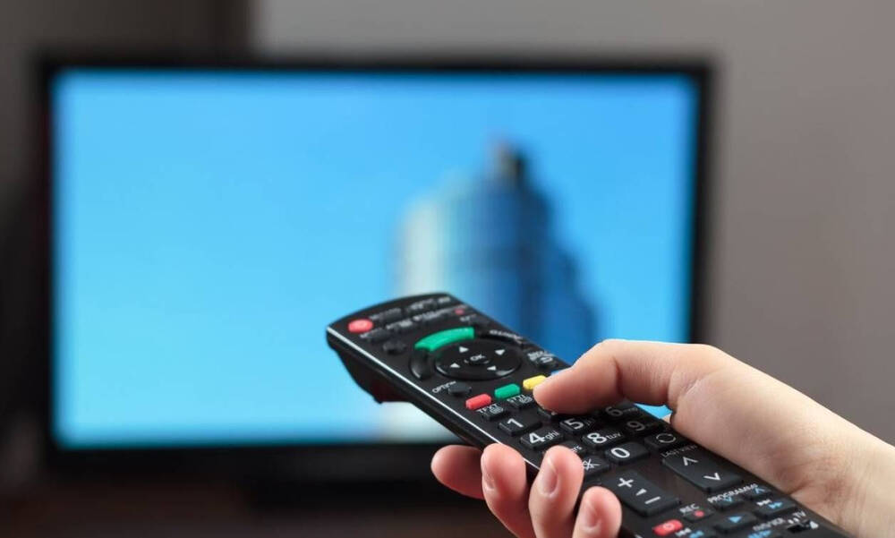 Καίριο πλήγμα στην «πειρατεία» με συλλήψεις και «μαύρο» στις οθόνες