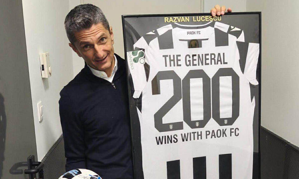ΠΑΟΚ: Το απίθανο δώρο των παικτών στον «στρατηγό» Λουτσέσκου για τις 200 νίκες στην ομάδα (pic)