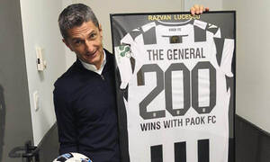 ΠΑΟΚ: Το απίθανο δώρο των παικτών στον «στρατηγό» Λουτσέσκου για τις 200 νίκες στην ομάδα (pic)