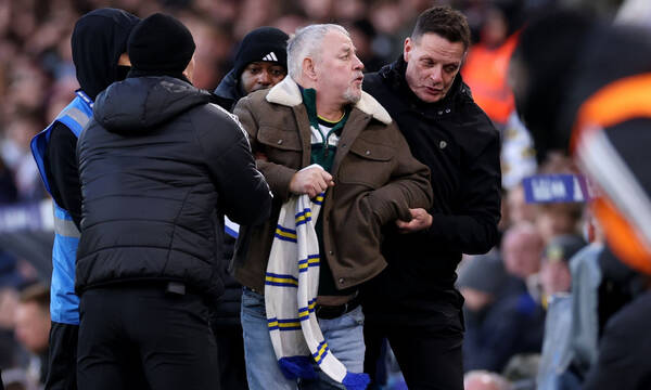 Οπαδός της Λιντς επιχείρησε να επιτεθεί στον Φάρκε μετά την ήττα από την Άστον Βίλα