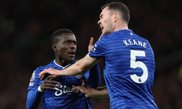 Premier League: Σφαλιάρα της Έβερτον στη Μάντσεστερ Γιουνάιτεντ, παρά την αδιανόητη αποβολή