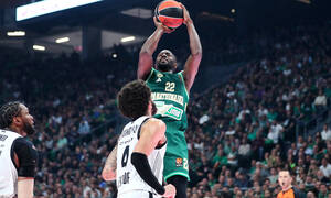 Η ενθουσιώδης ανάρτηση του Τζέριαν Γκραντ με τον πατέρα του στο Telekom Center Athens