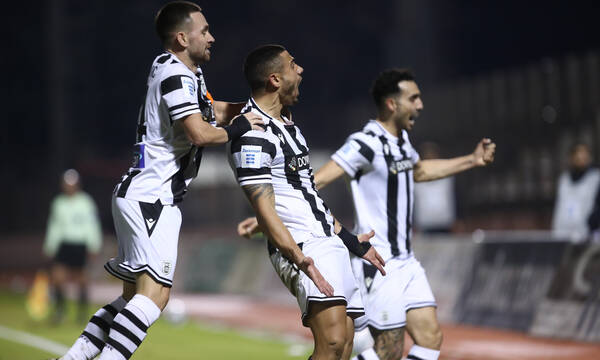 Λεβαδειακός – ΠΑΟΚ 2-3: Ανατροπή με δέκα παίκτες και «χρυσό» σκόρερ Γιακουμάκη