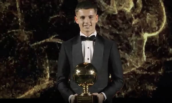 Ο Χρήστος Μουζακίτης παρέλαβε το βραβείο Golden Boy Web 2025 - «Είμαι καλύτερος στο πινγκ πονγκ»