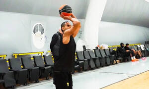 ΑΕΚ: Νέα ατυχία - Εξάρθρωση ώμου υπέστη ο Κλαβέλ στην πρώτη του προπόνηση