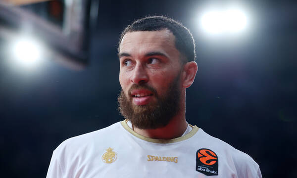 Ντροπιάστηκε το ελληνικό μπάσκετ: Οι αναφορές του Μάικ Τζέιμς στην αναβολή του ΣΕΦ