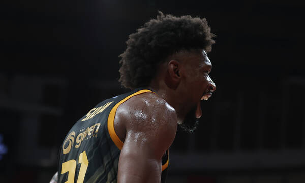 Ολυμπιακός – ΑΕΚ: Ο Κρις Σίλβα έκλεισε το… μάτι στις ομάδες της Euroleague | Οι απίθανοι αριθμοί του