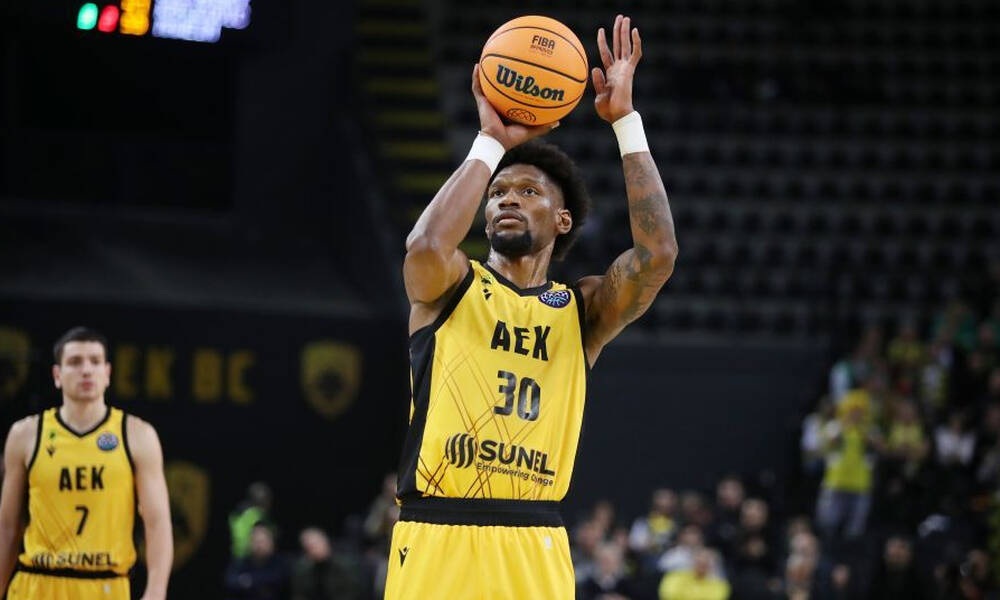 AEK: Τρόμαξαν με Κρις Σίλβα, αποχώρησε προσωρινά από το γήπεδο